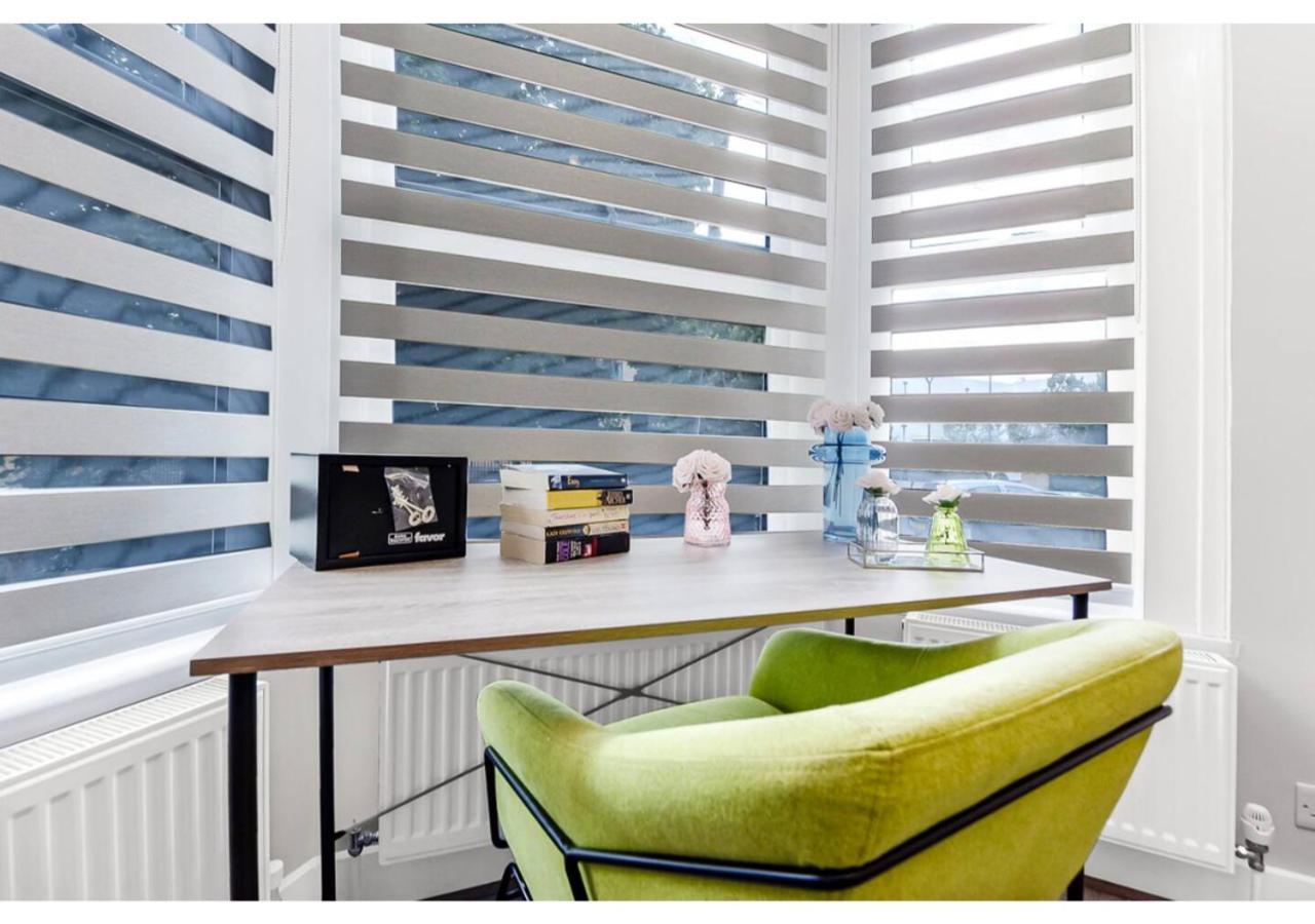 Tranquility In Bloom: Refreshing 2br Londen
